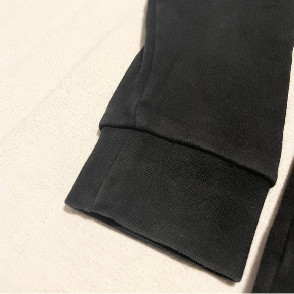 Adidas Men's Black Crewneck Sweater Size Medium - Picture 5 of 16